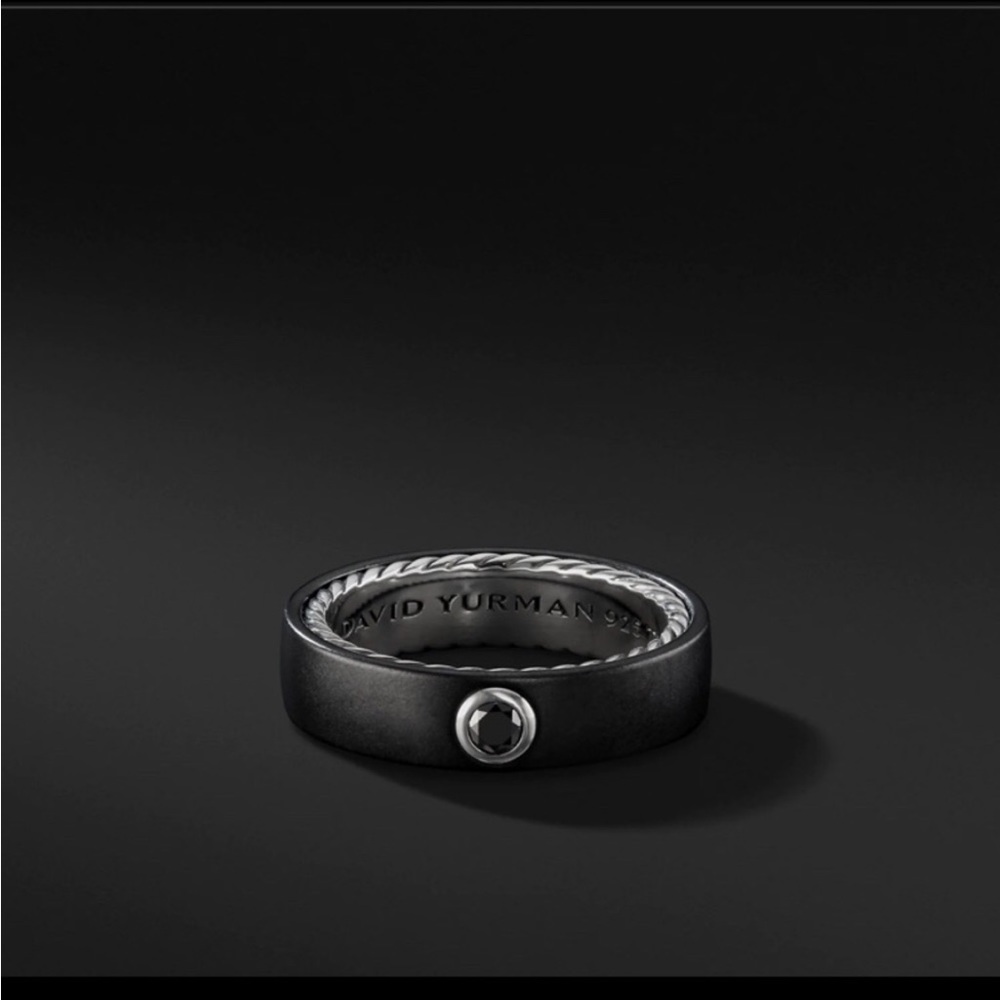 Black titanium and sterling silver Black diamond, 0.20 total car weight Size 10